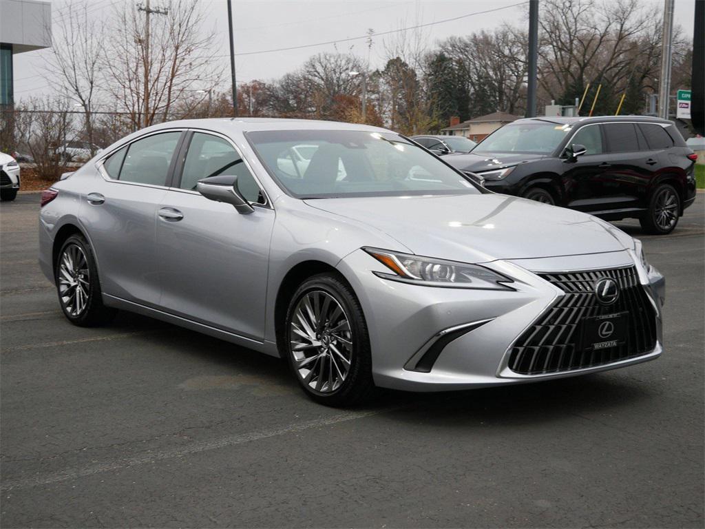 used 2025 Lexus ES 300h car, priced at $48,999