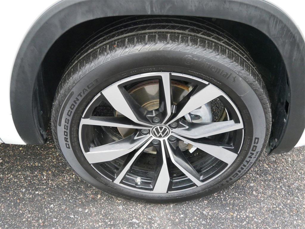 used 2024 Volkswagen Atlas Cross Sport car, priced at $34,999