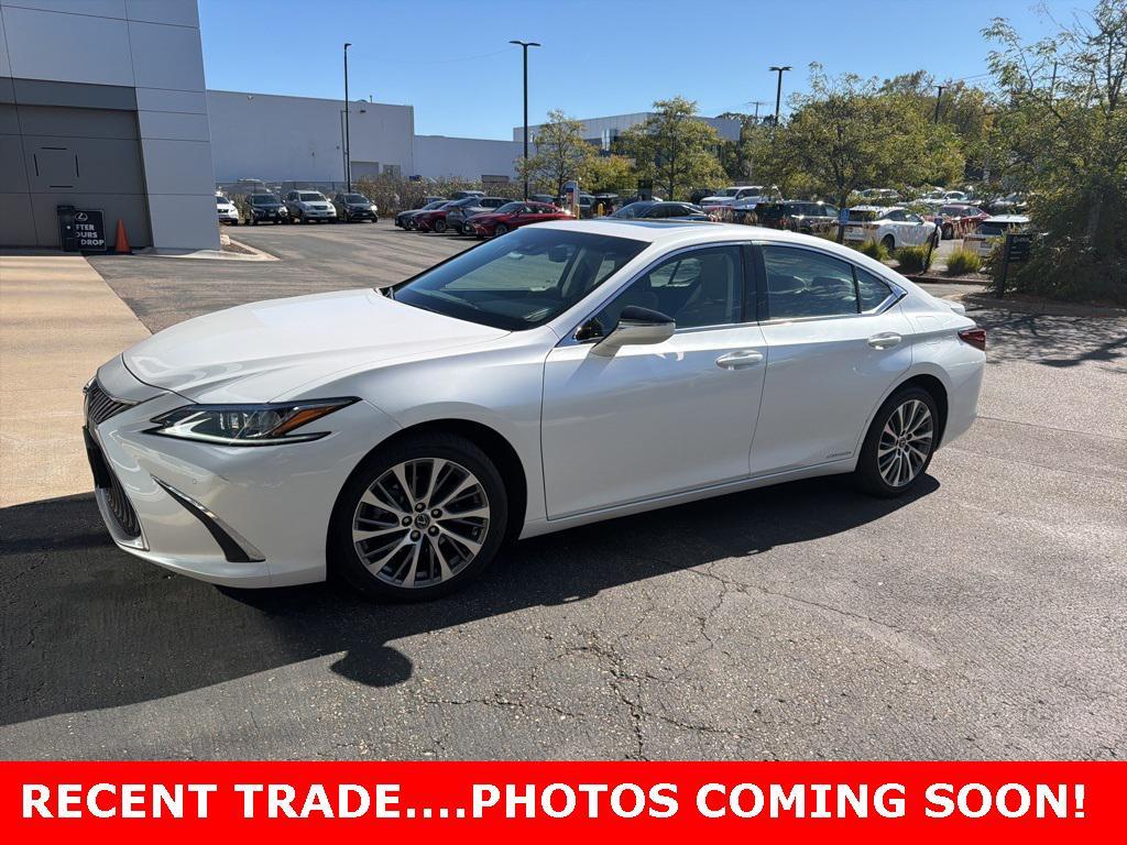 used 2019 Lexus ES 300h car, priced at $28,999