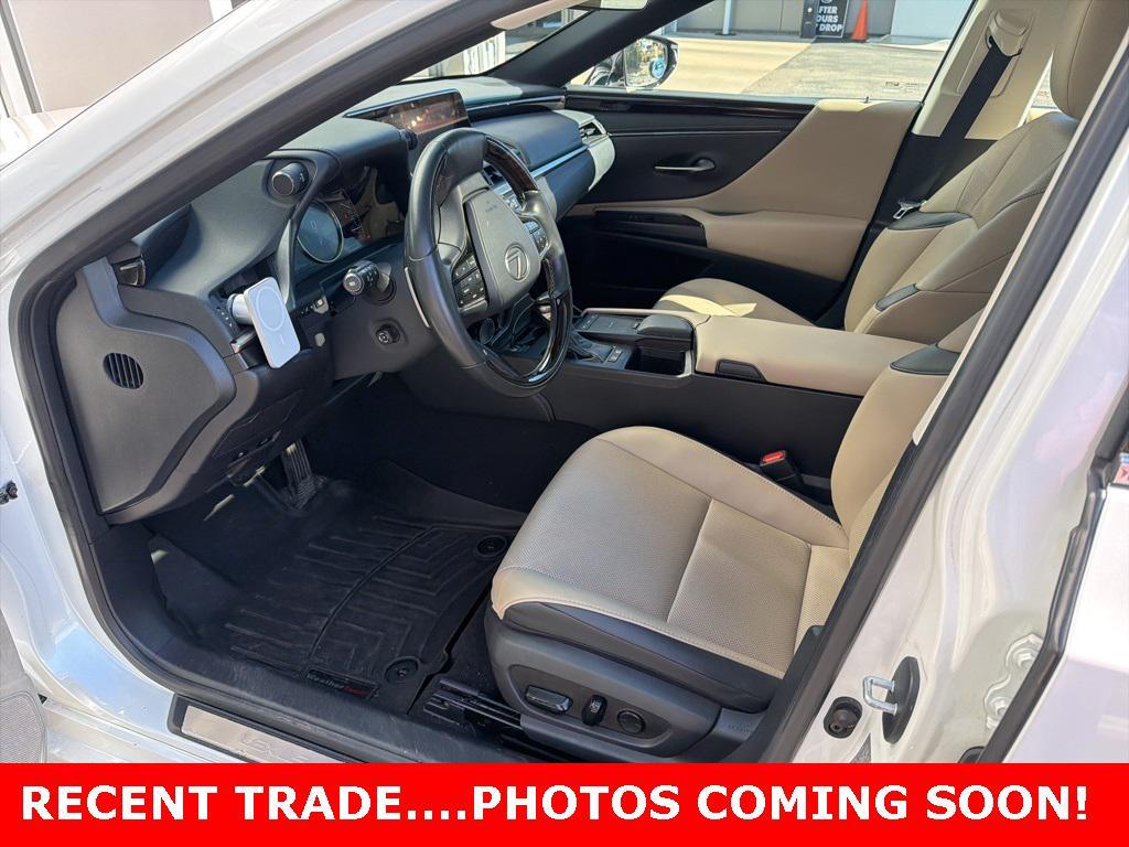 used 2019 Lexus ES 300h car, priced at $28,999