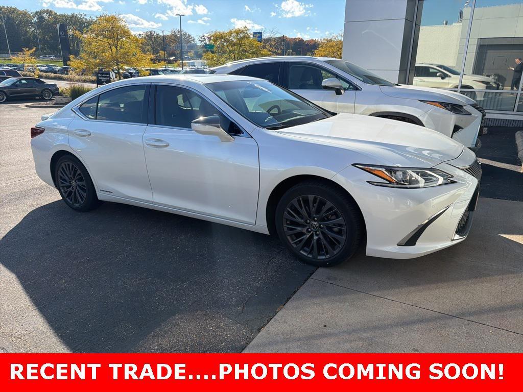 used 2019 Lexus ES 300h car, priced at $28,999