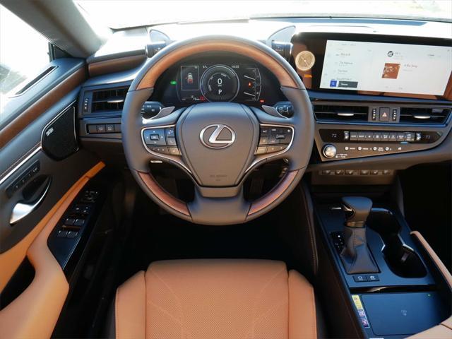 new 2025 Lexus ES 300h car, priced at $54,395