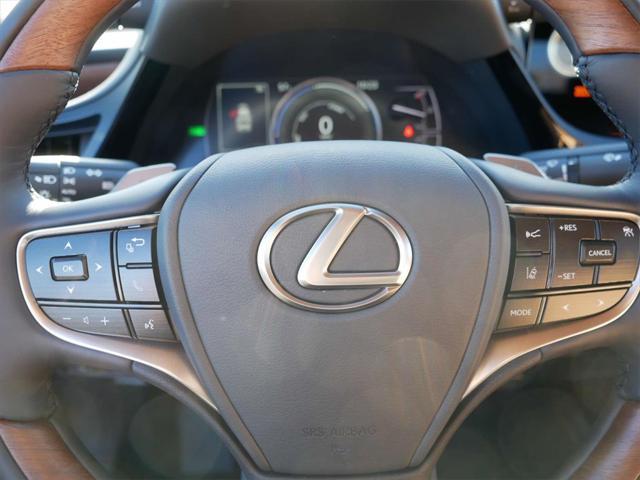 new 2025 Lexus ES 300h car, priced at $54,395