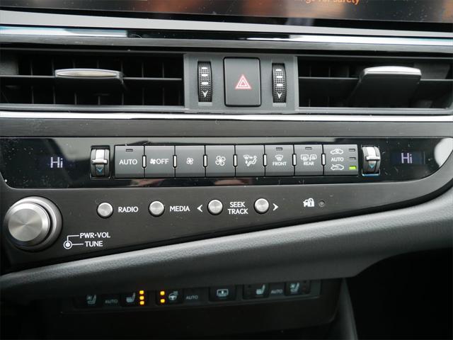 new 2025 Lexus ES 300h car, priced at $53,624
