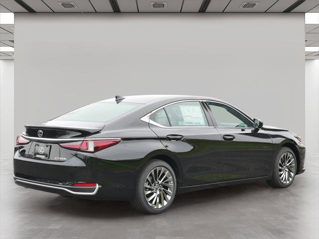 new 2025 Lexus ES 300h car, priced at $53,624