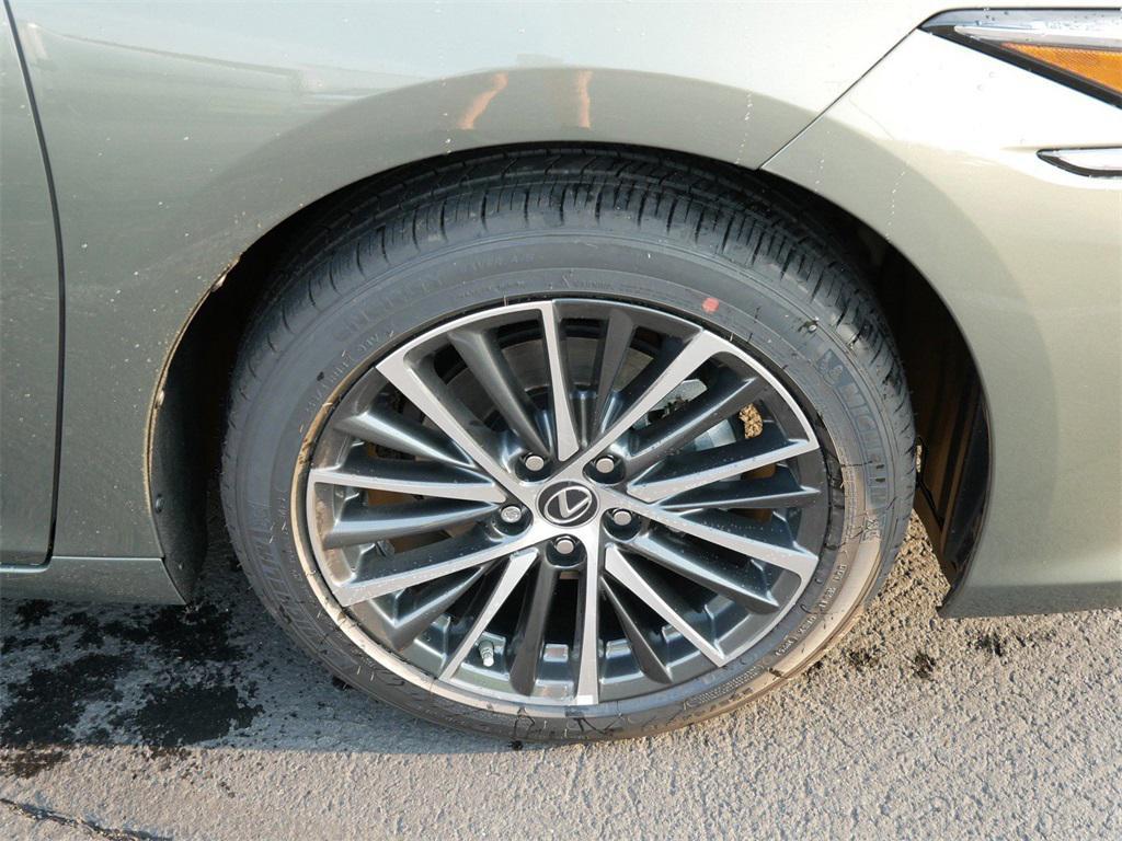 new 2025 Lexus ES 350 car, priced at $48,369