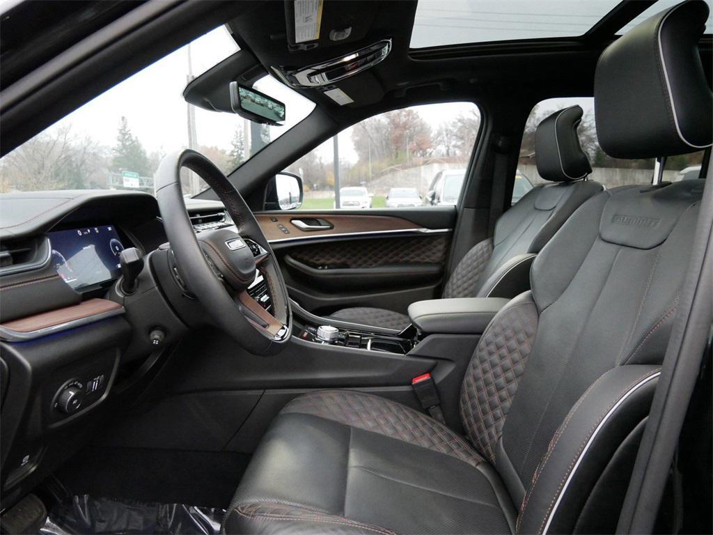 used 2024 Jeep Grand Cherokee car, priced at $44,999