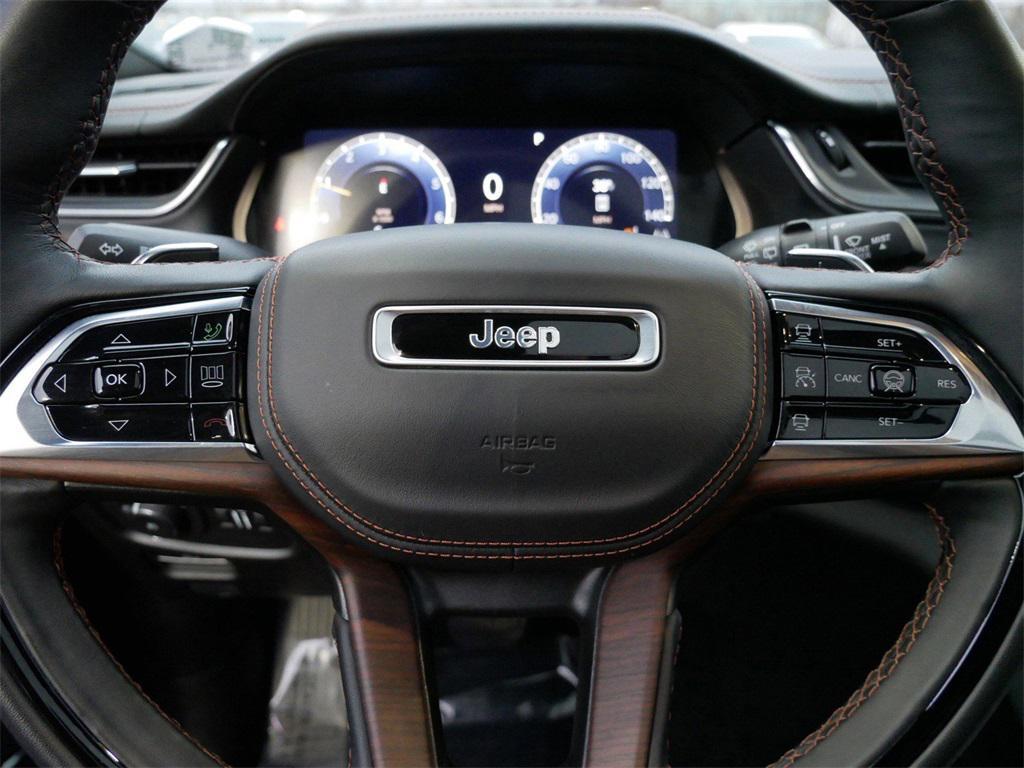 used 2024 Jeep Grand Cherokee car, priced at $44,999