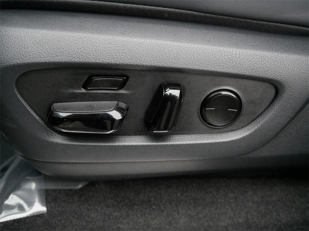 used 2025 Lexus GX 550 car, priced at $90,999