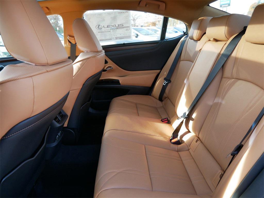new 2025 Lexus ES 350 car