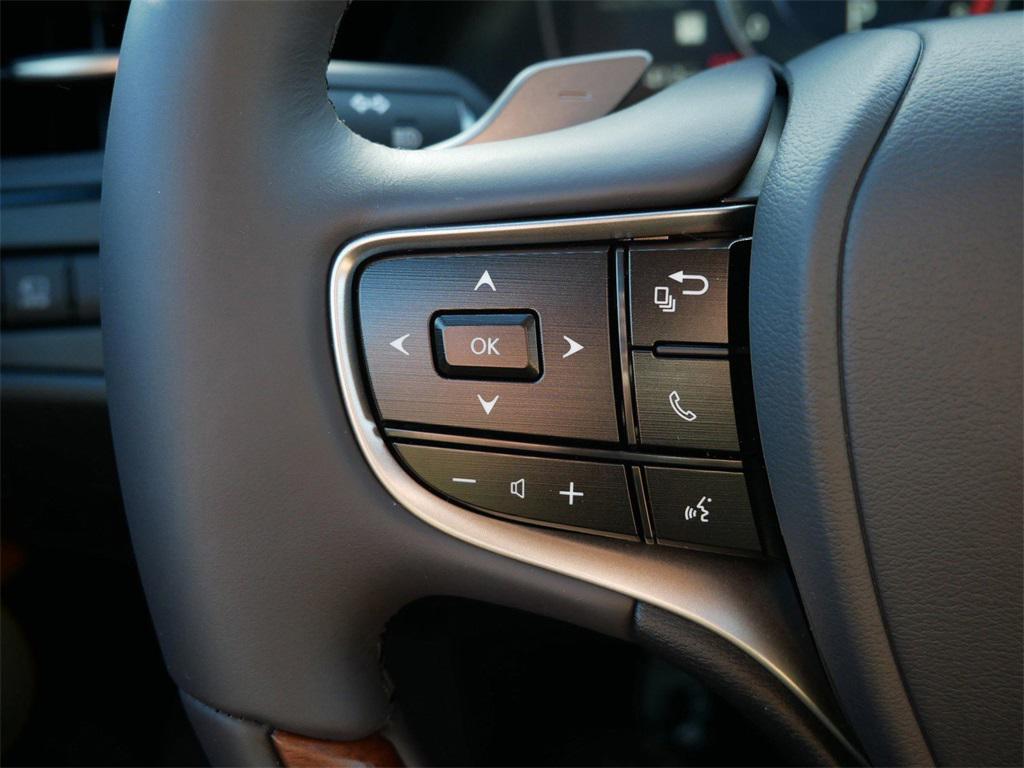 new 2025 Lexus ES 350 car