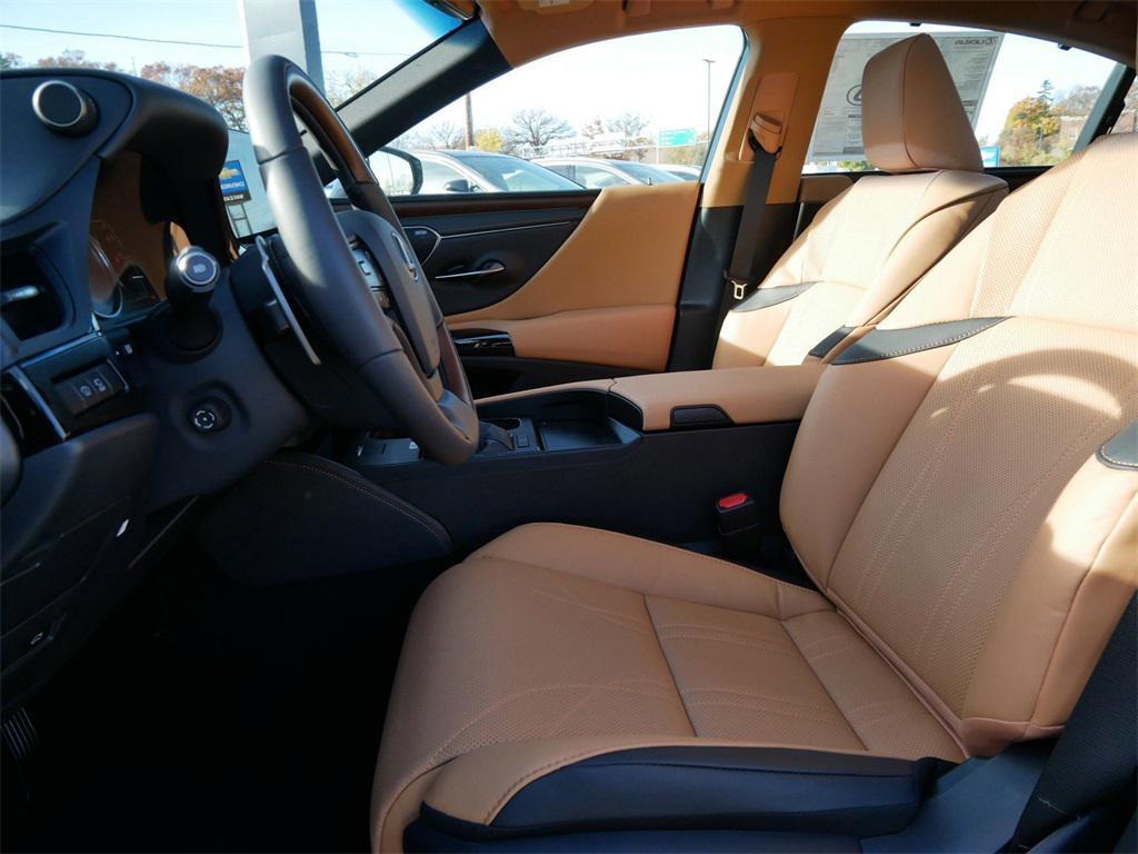 new 2025 Lexus ES 350 car