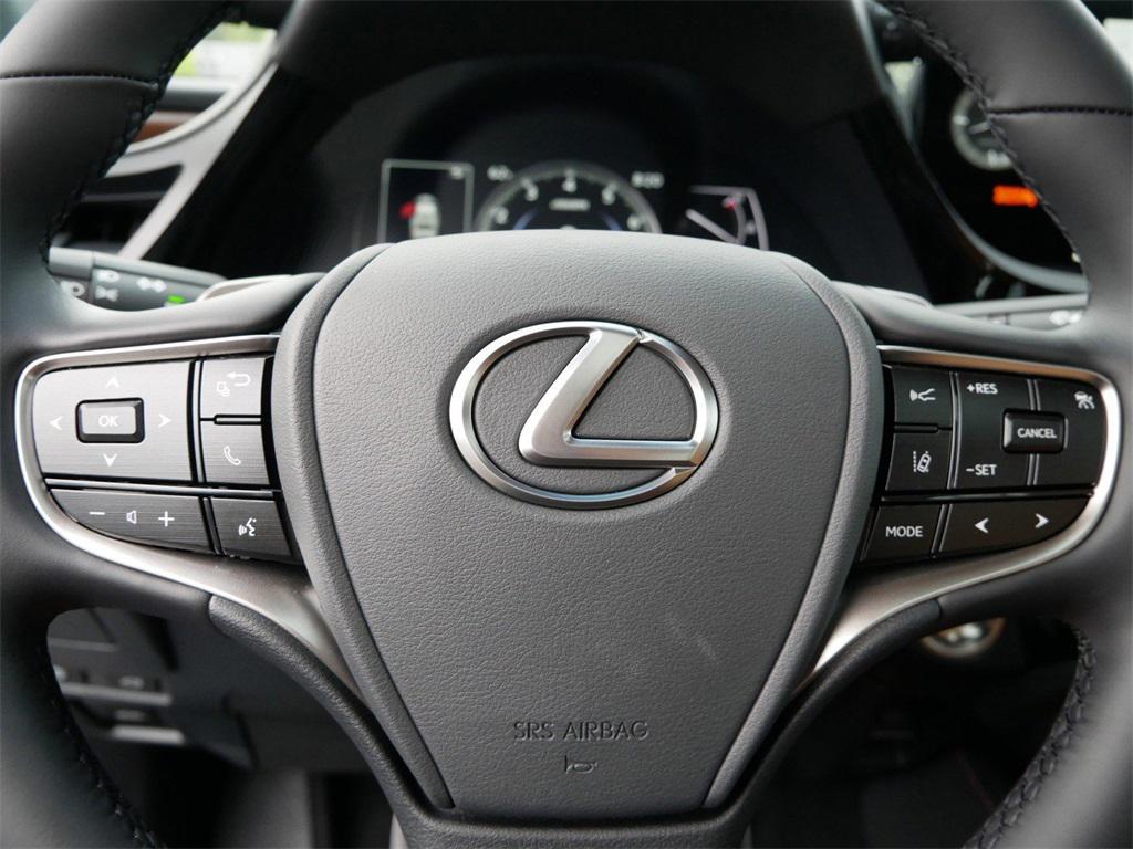 new 2025 Lexus ES 350 car, priced at $48,284