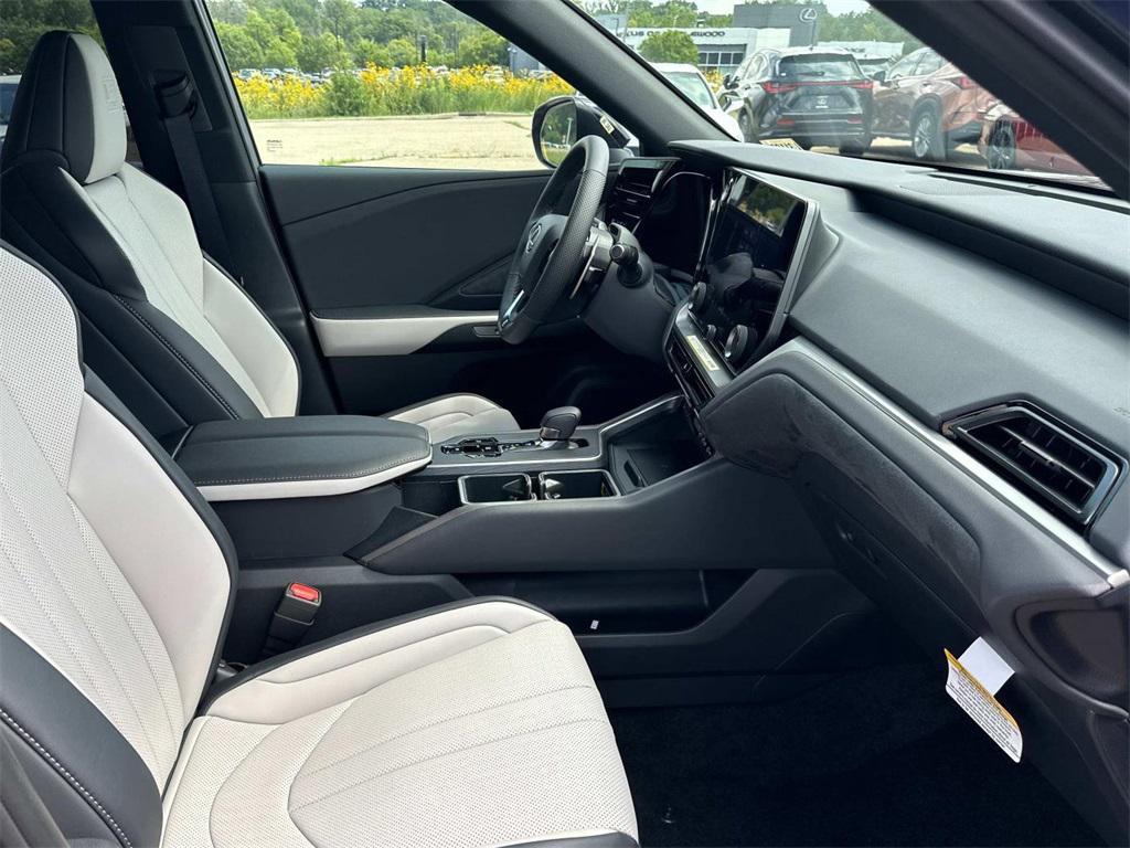 new 2025 Lexus TX 500h car