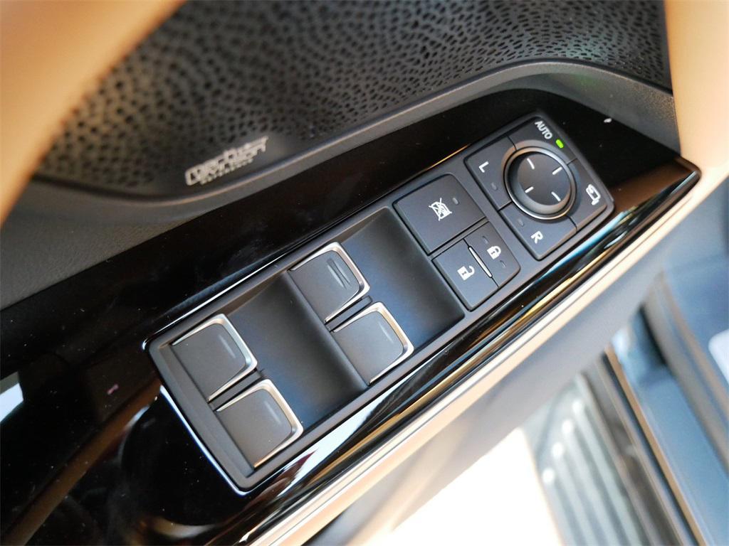 new 2025 Lexus LX 600 car, priced at $115,012