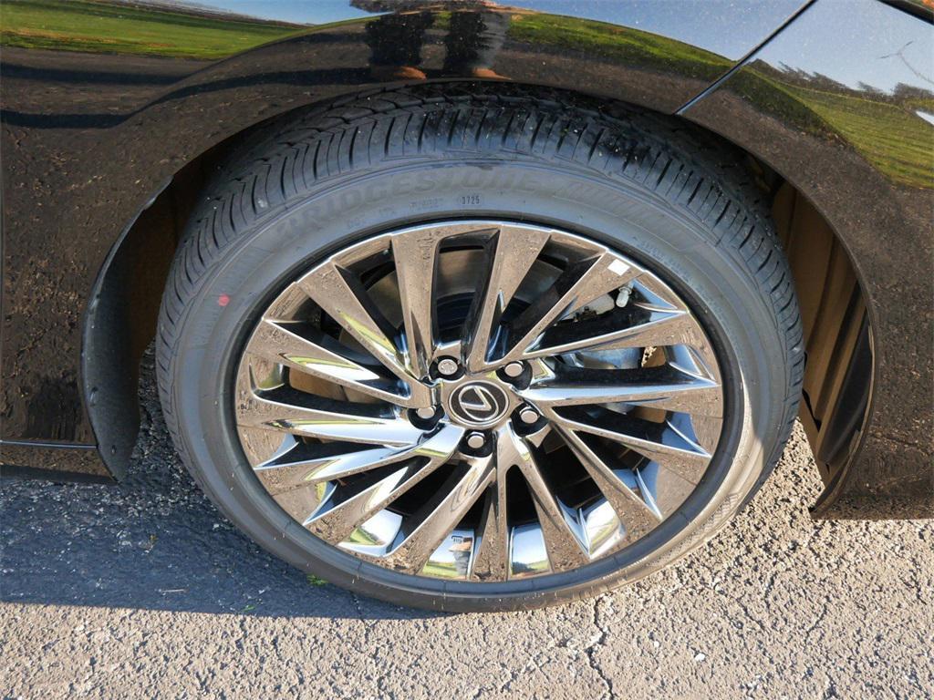 new 2025 Lexus ES 300h car, priced at $56,238