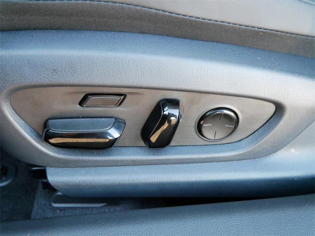 new 2025 Lexus ES 300h car, priced at $56,238