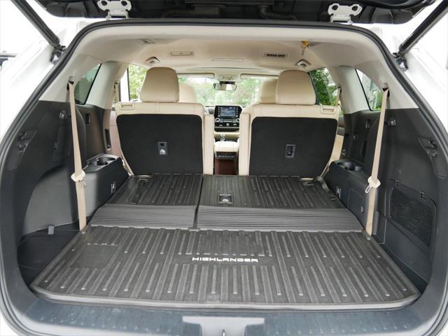 used 2022 Toyota Highlander car, priced at $39,499
