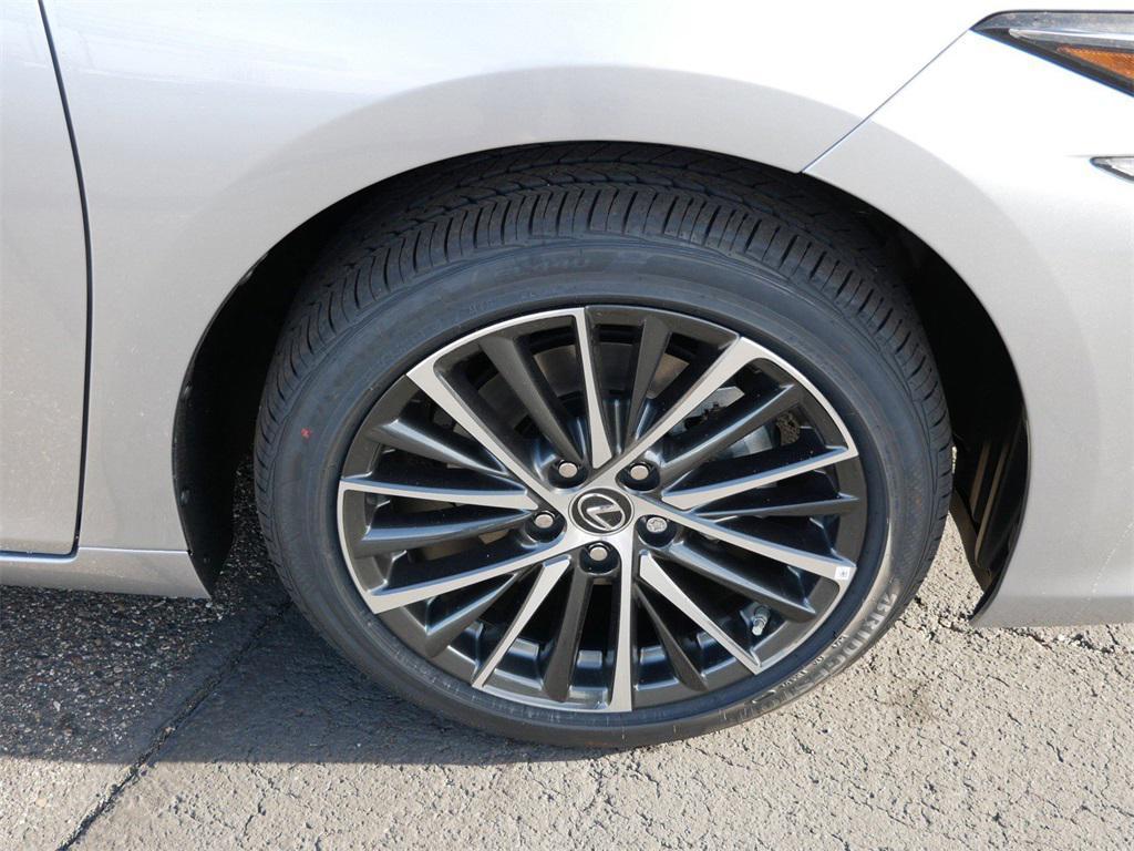 new 2025 Lexus ES 350 car, priced at $49,184