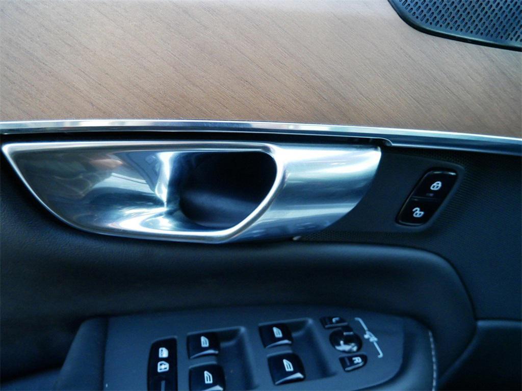 used 2020 Volvo XC90 car, priced at $24,999