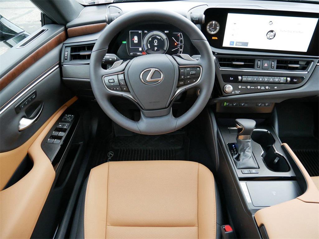 new 2025 Lexus ES 300h car, priced at $51,274