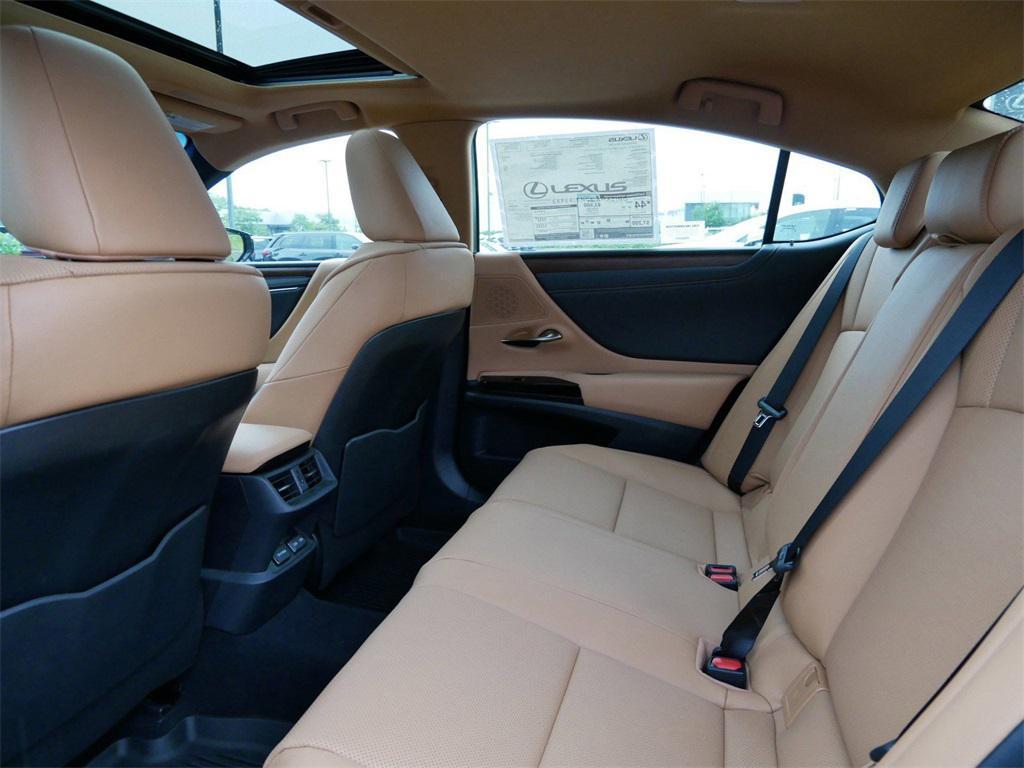 new 2025 Lexus ES 300h car, priced at $51,274