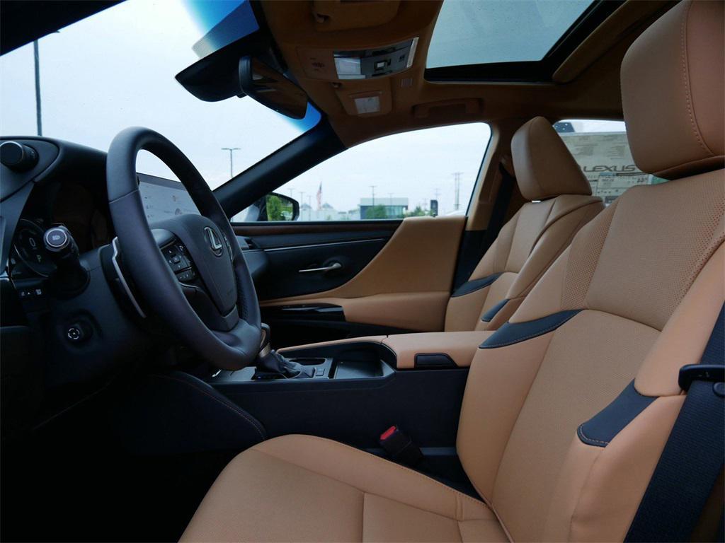 new 2025 Lexus ES 300h car, priced at $51,274