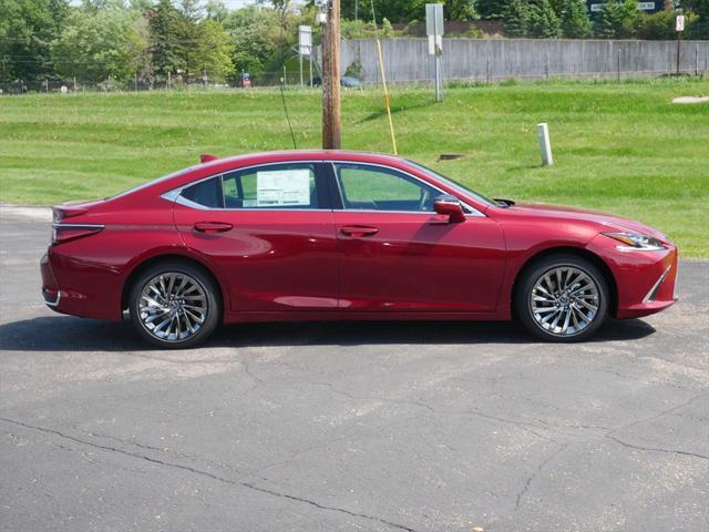new 2025 Lexus ES 300h car, priced at $57,014