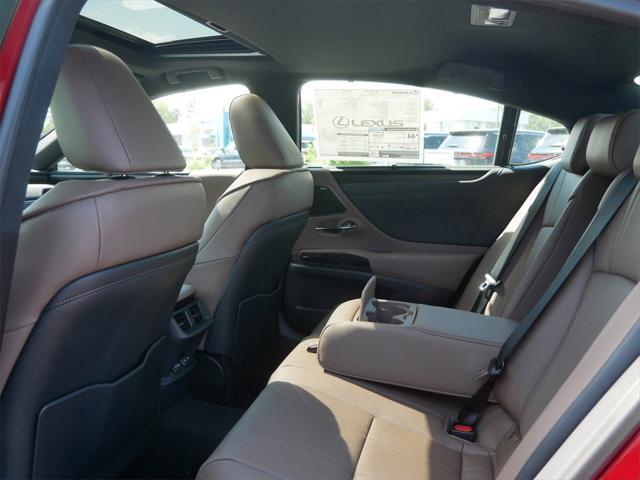 new 2025 Lexus ES 300h car, priced at $57,014