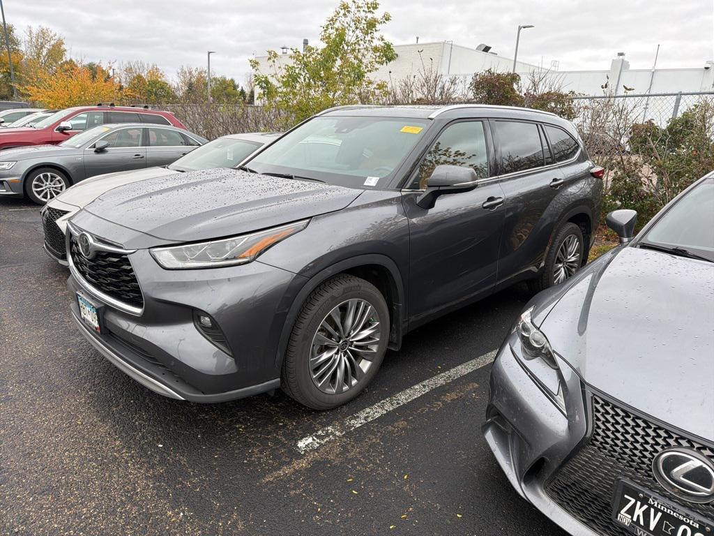 used 2020 Toyota Highlander car, priced at $34,499