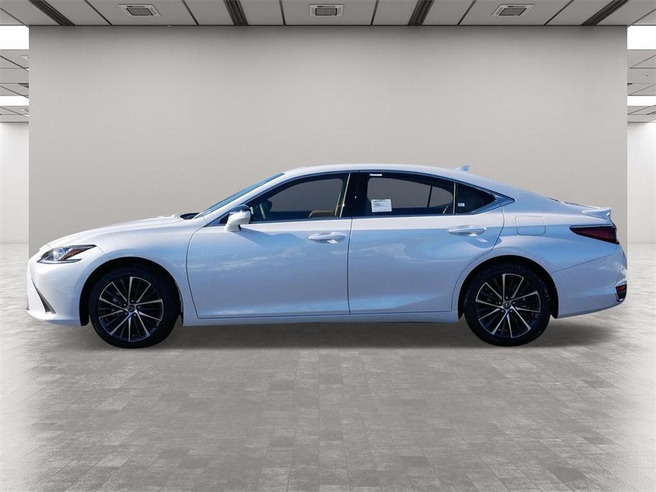 new 2024 Lexus ES 300h car, priced at $47,646