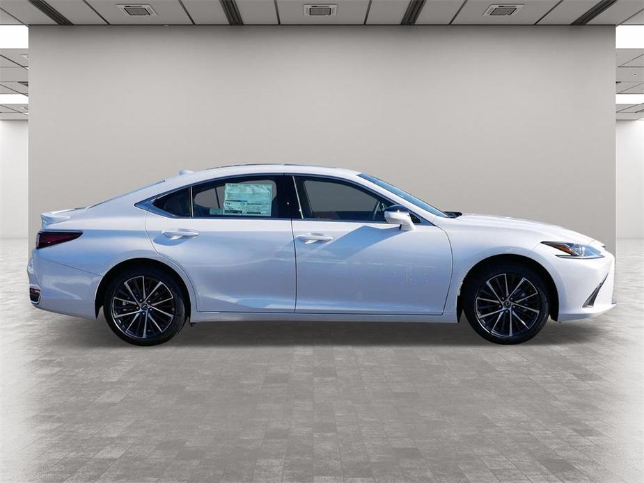 new 2024 Lexus ES 300h car, priced at $47,646