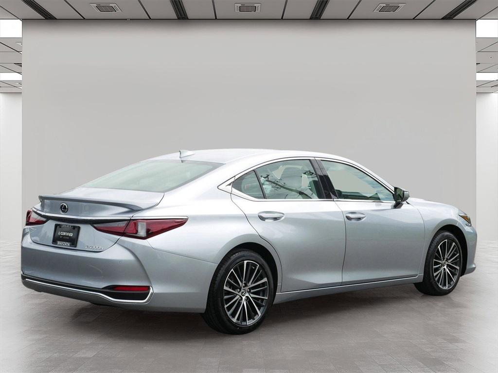 used 2024 Lexus ES 300h car, priced at $44,999