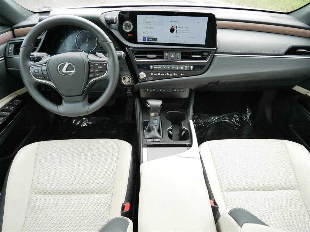 used 2024 Lexus ES 300h car, priced at $44,999