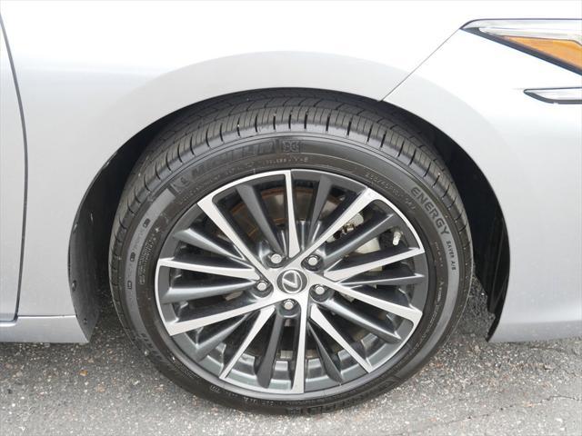used 2024 Lexus ES 300h car, priced at $46,999