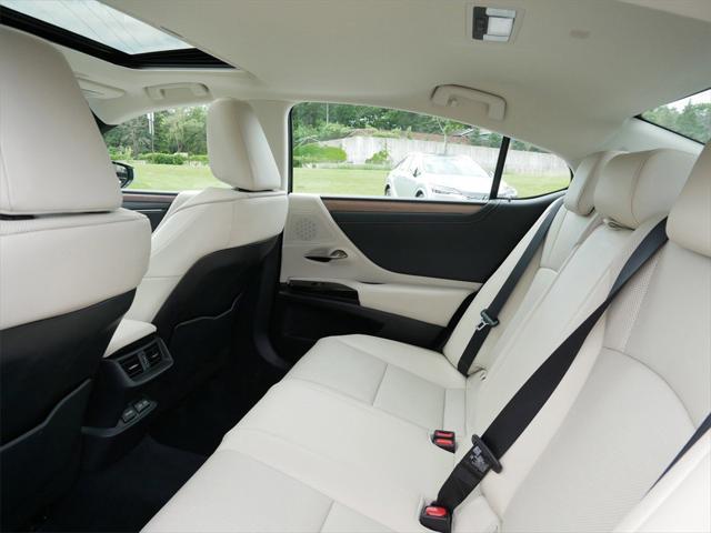 used 2024 Lexus ES 300h car, priced at $46,999