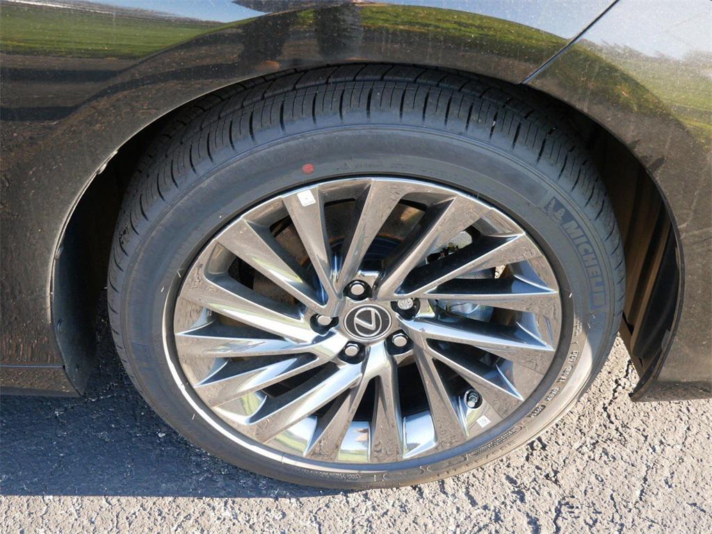 new 2025 Lexus ES 300h car, priced at $52,437