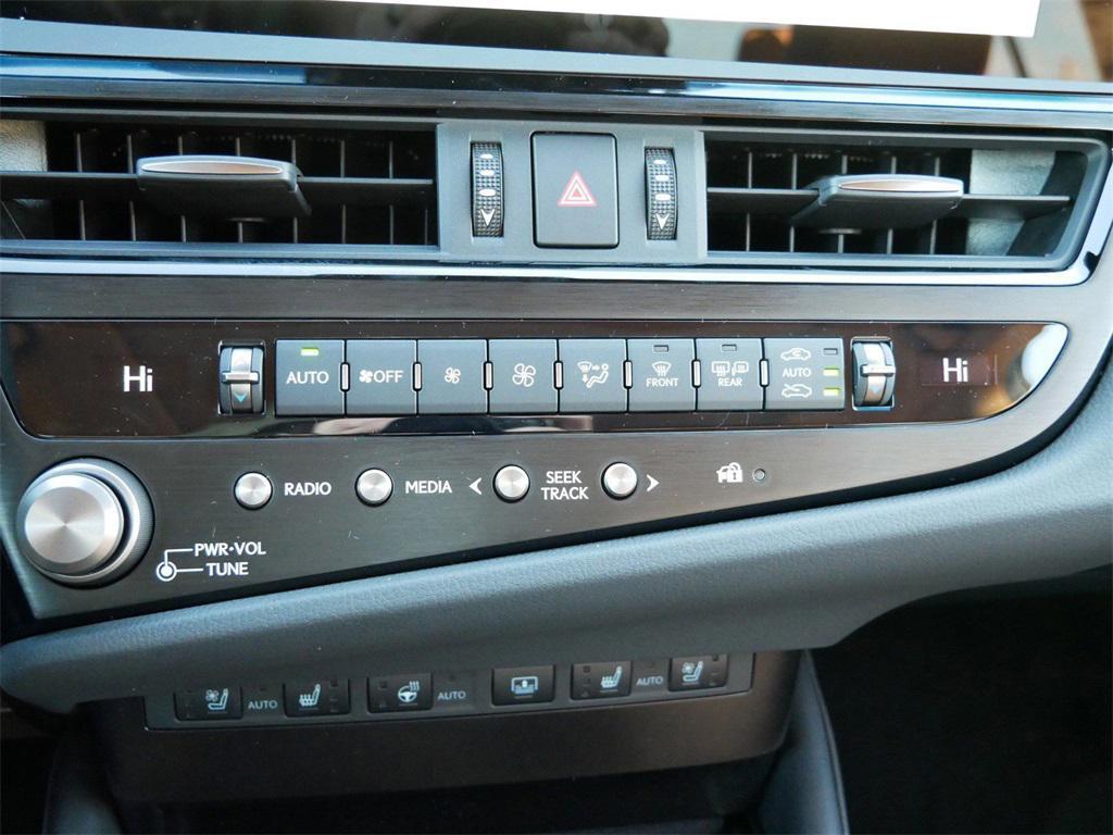 new 2025 Lexus ES 300h car, priced at $52,437