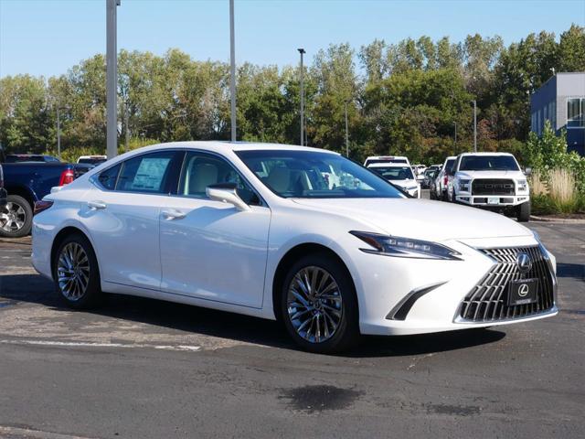 new 2025 Lexus ES 300h car, priced at $54,575