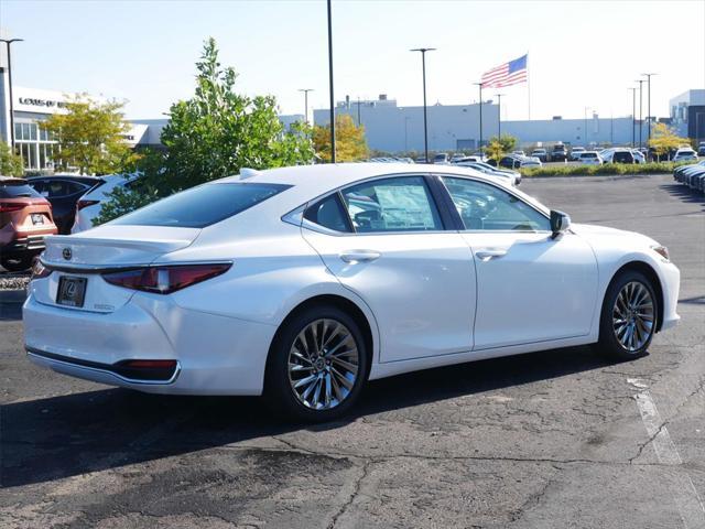 new 2025 Lexus ES 300h car, priced at $54,575