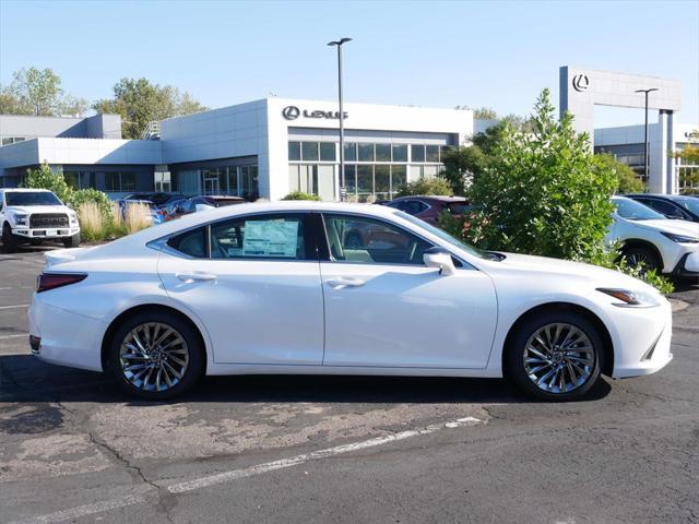 new 2025 Lexus ES 300h car, priced at $54,575