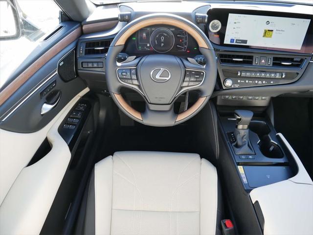 new 2025 Lexus ES 300h car, priced at $54,645