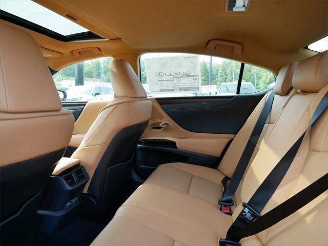 new 2025 Lexus ES 300h car, priced at $52,524