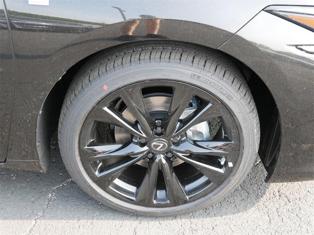 new 2025 Lexus ES 300h car, priced at $51,574