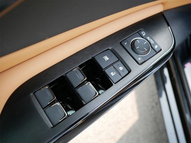 new 2025 Lexus ES 300h car, priced at $52,524