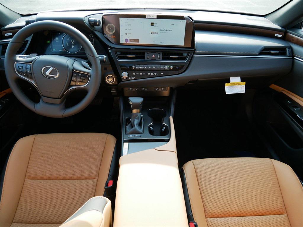 new 2025 Lexus ES 300h car, priced at $51,574