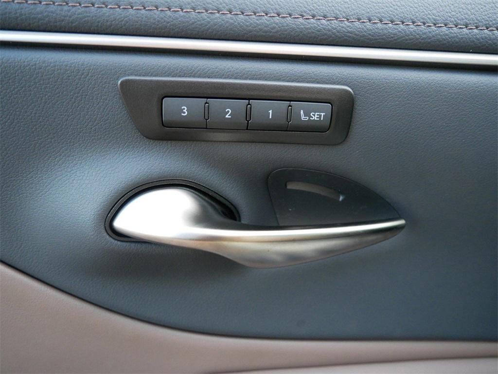 new 2025 Lexus ES 300h car, priced at $52,407