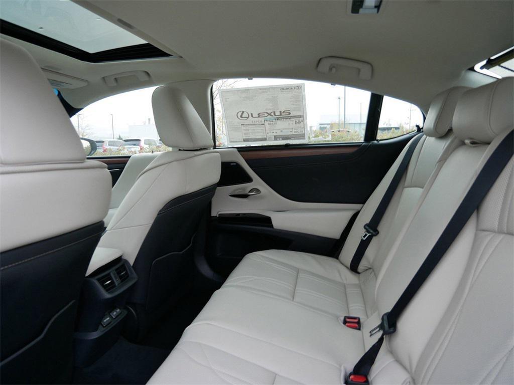 new 2025 Lexus ES 300h car, priced at $55,309