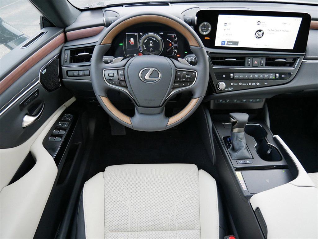 new 2025 Lexus ES 300h car, priced at $55,309