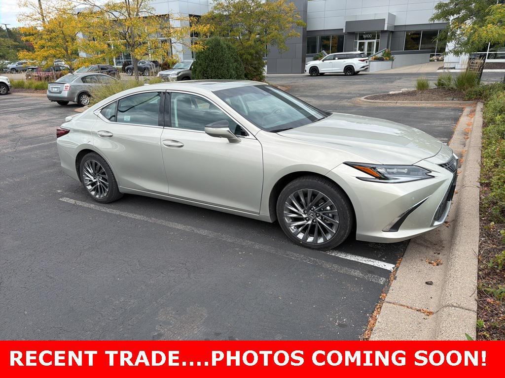 used 2024 Lexus ES 300h car, priced at $46,999
